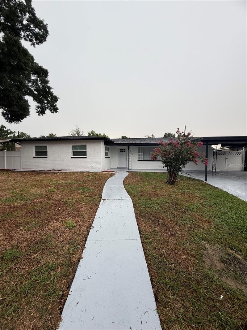 4416 Cobia Dr, Tampa, FL 33617