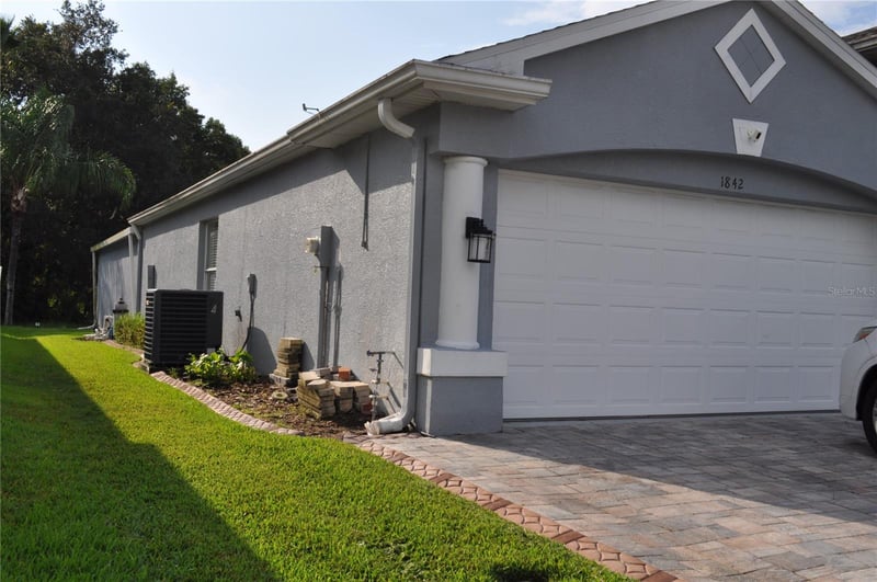 1842 Ridgelake Ct, Wesley Chapel, FL 33543