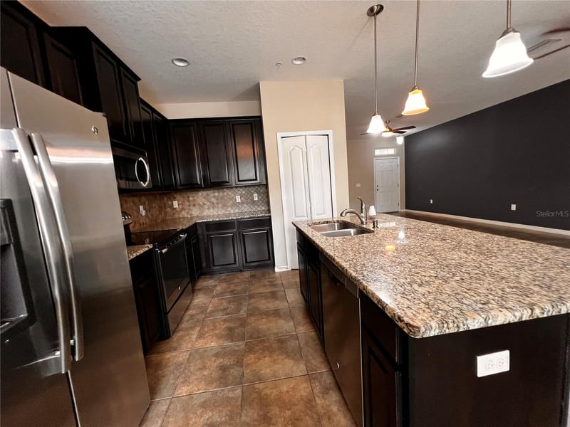 8613 Andalucia Field Dr, Tampa, FL 33637