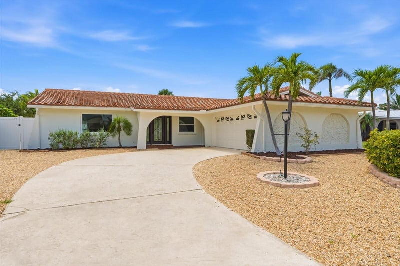 230 Tessier Dr, St Pete Beach, FL 33706