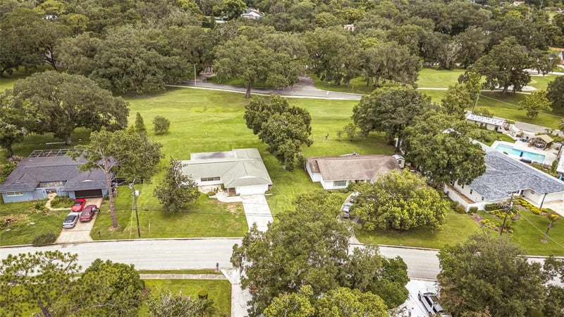 936 Riverhills Dr, Tampa, FL 33617