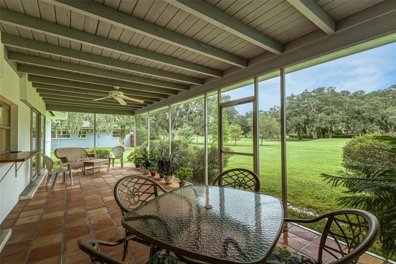 936 Riverhills Dr, Tampa, FL 33617
