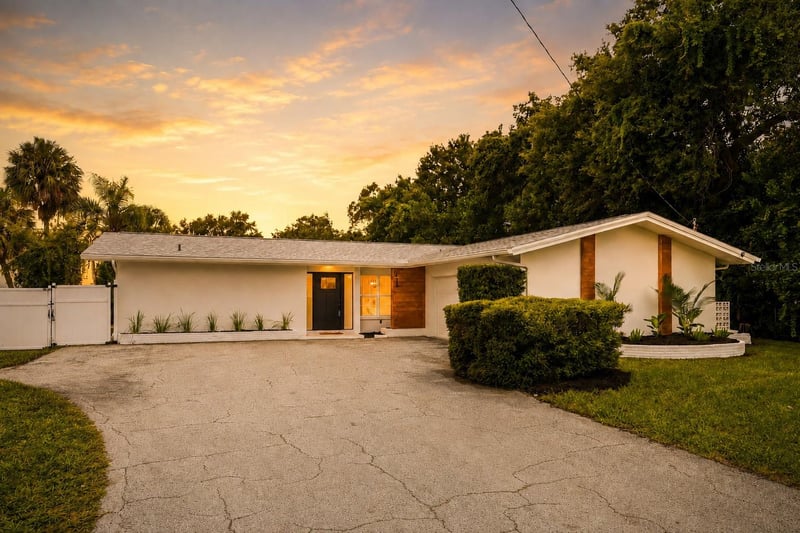 435 Mehlenbacher Rd, Largo, FL 33770
