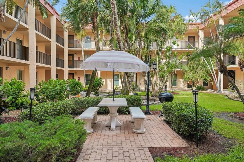 8911 Blind Pass Rd #104, St Petersburg, FL 33706