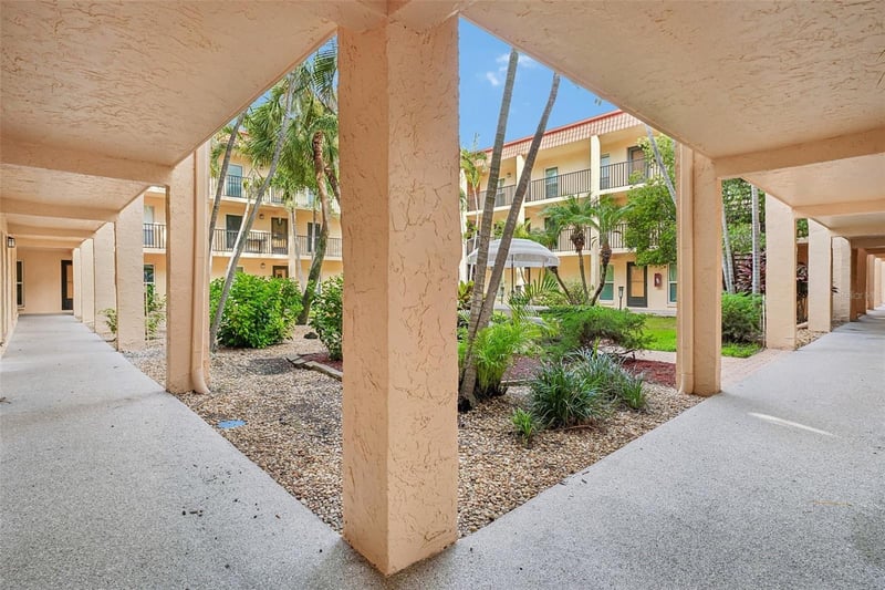 8911 Blind Pass Rd #104, St Petersburg, FL 33706