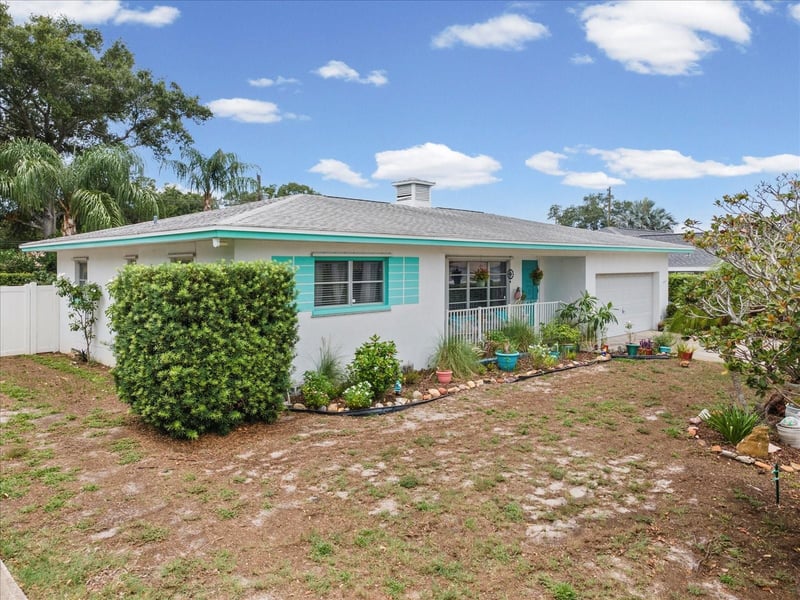 1006 Dumont Dr, Dunedin, FL 34698