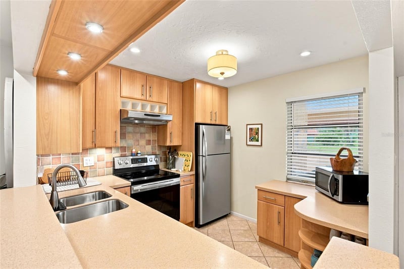 3868 Catalina Dr, Bradenton, FL 34210