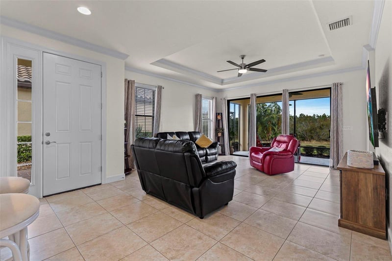 8424 Alberata Vista Dr, Tampa, FL 33647