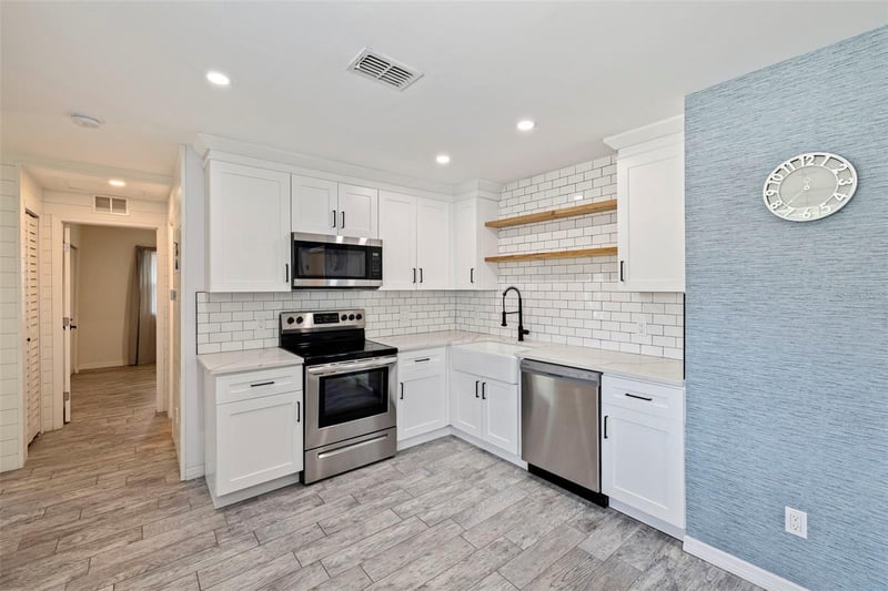 1317 Essex Dr, St Petersburg, FL 33710