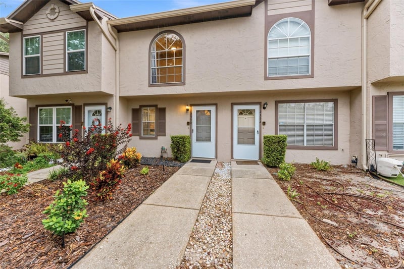 2350 Fletchers Point Cir, Tampa, FL 33613