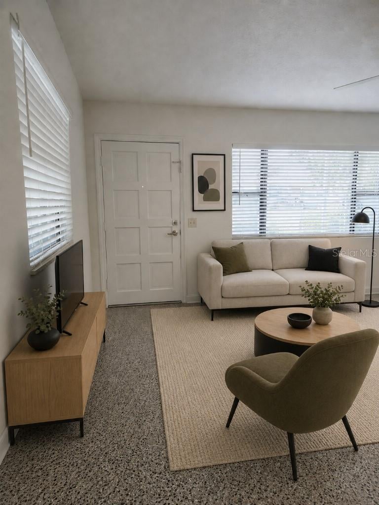 1005 Bracewell Dr, Plant City, FL 33563
