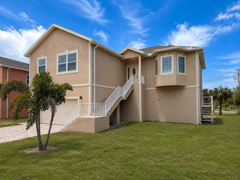 1083 Pointe Alexis Dr, Tarpon Springs, FL 34689
