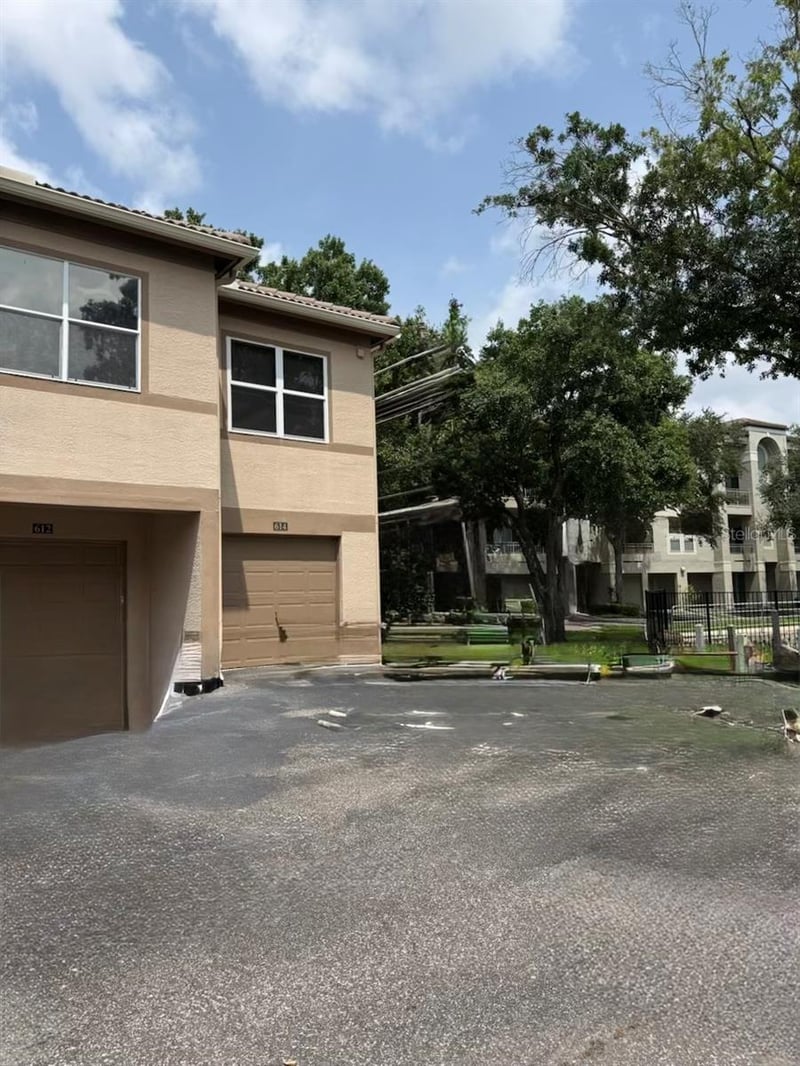 614 Arbor Lake Ln #614, Tampa, FL 33602