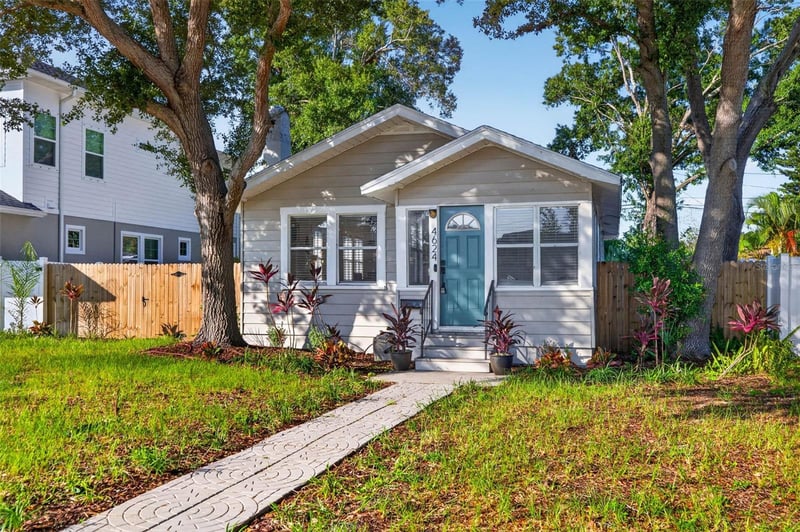4624 Iris St, St Petersburg, FL 33714