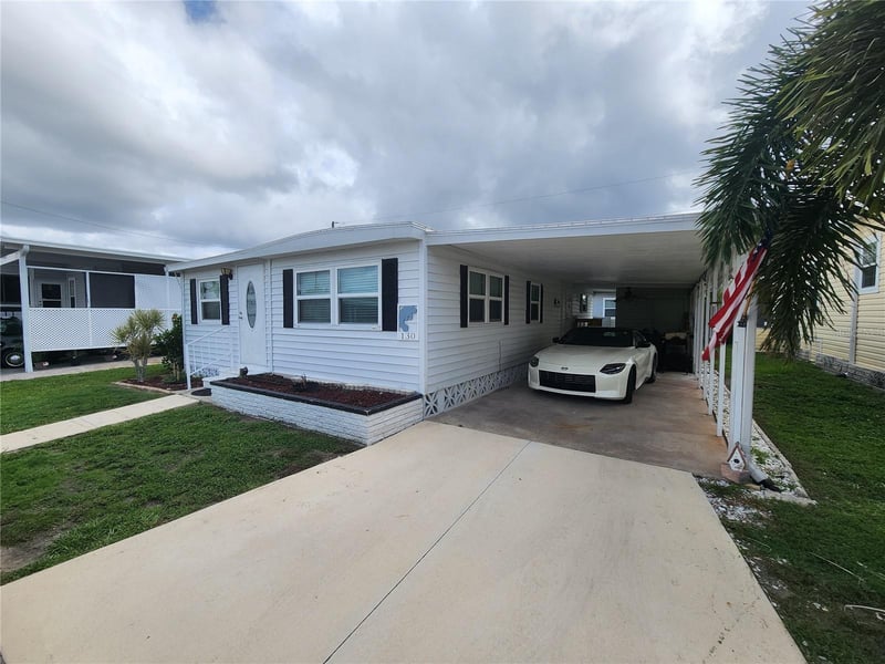 130 Capri Dr, Palmetto, FL 34221