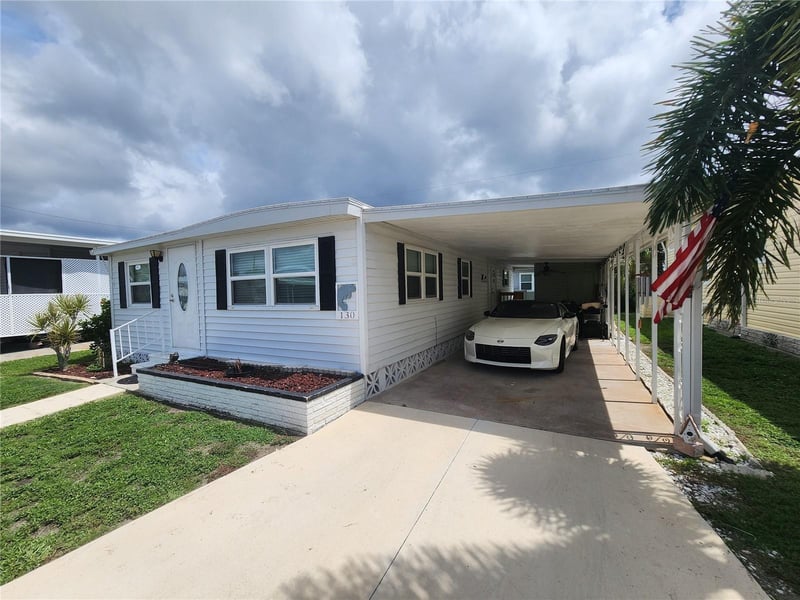 130 Capri Dr, Palmetto, FL 34221