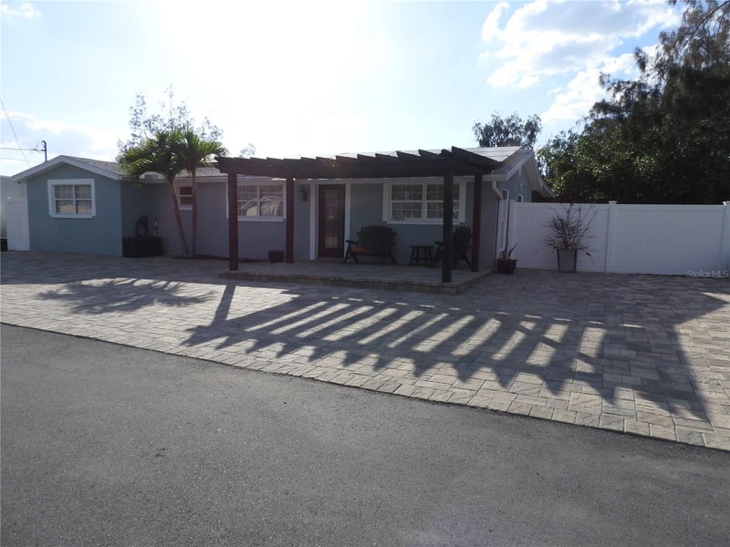 8822 Rocky Creek Dr, Tampa, FL 33615