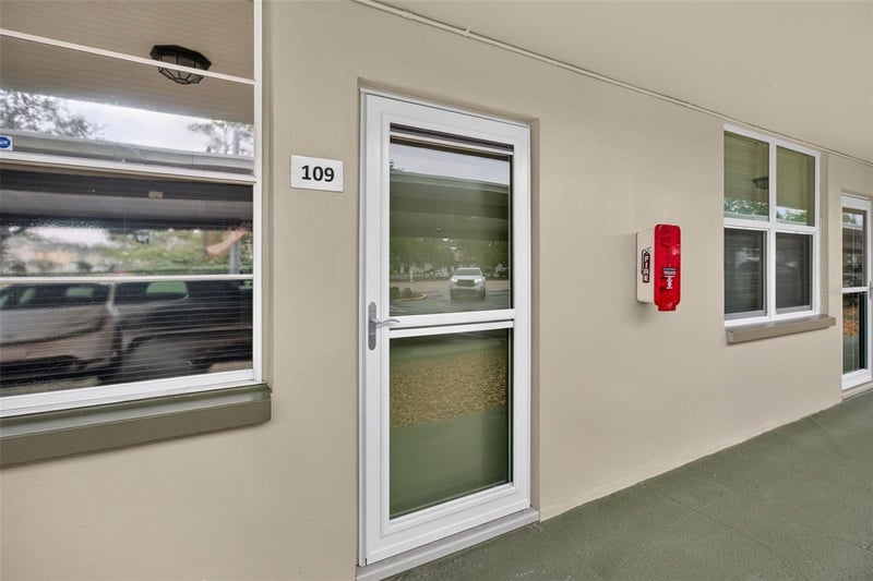 4885 1st St #109, St Petersburg, FL 33703