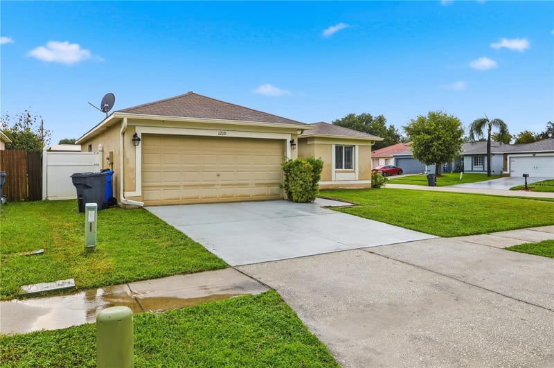1210 Blufield Ave, Brandon, FL 33511