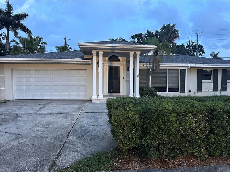 201 Snell Isle Blvd, St Petersburg, FL 33704