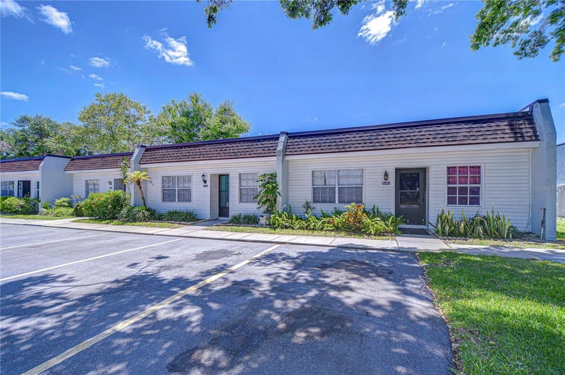 13870 Oakwood Ln #13870, Seminole, FL 33776