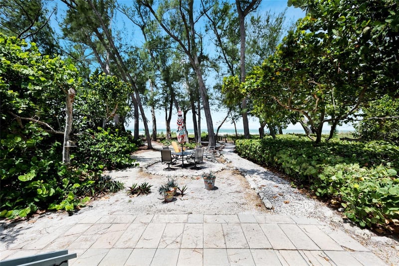103 51st St, Bradenton Beach, FL 34217