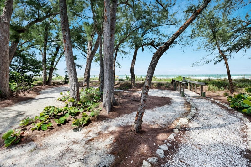 103 51st St, Bradenton Beach, FL 34217