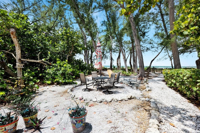103 51st St, Bradenton Beach, FL 34217