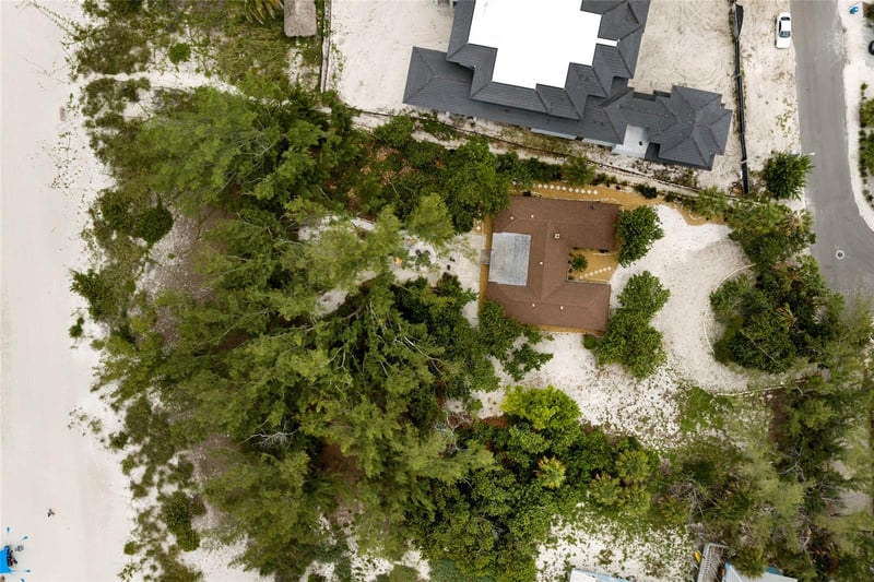 103 51st St, Bradenton Beach, FL 34217