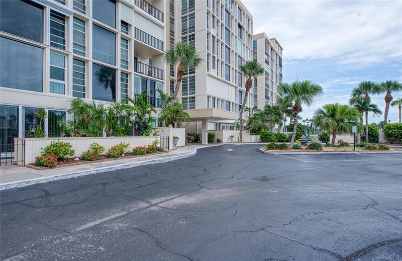 7400 Sun Island Dr #709, South Pasadena, FL 33707