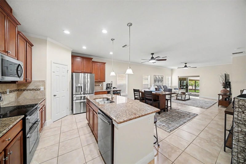 2722 Winglewood Cir, Lutz, FL 33558