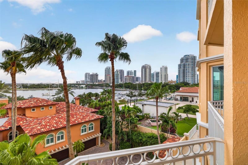 555 5th Ave #521, St Petersburg, FL 33701
