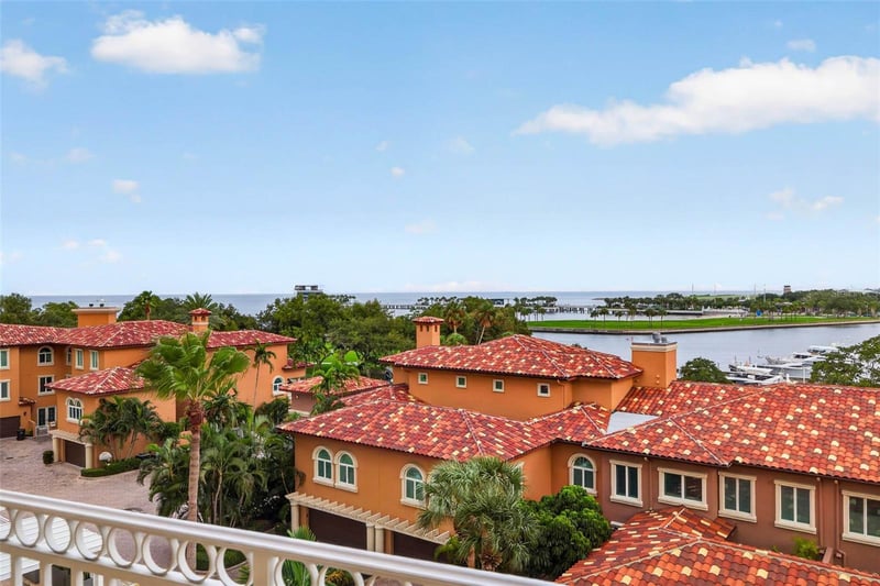 555 5th Ave #521, St Petersburg, FL 33701