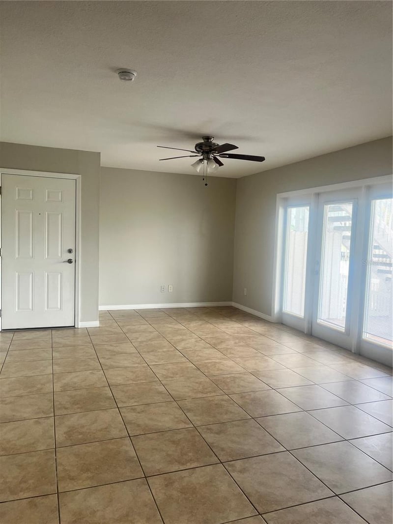 4728 Beach Dr #B, St Petersburg, FL 33705