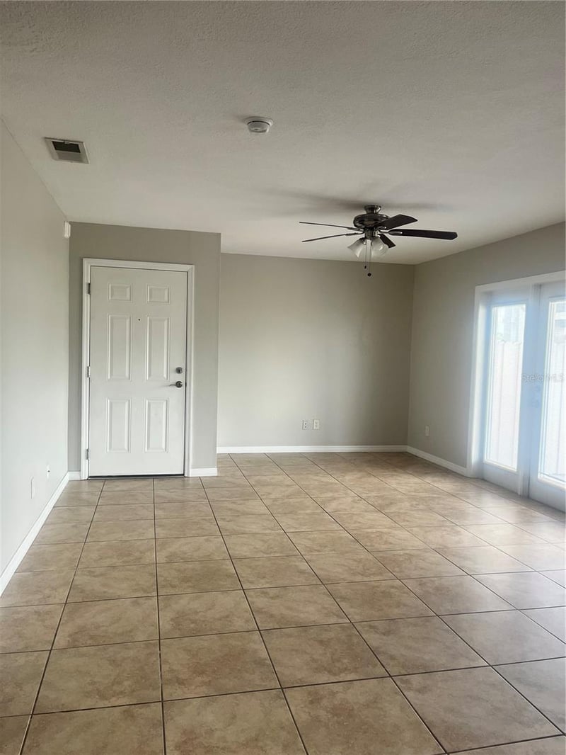 4728 Beach Dr #B, St Petersburg, FL 33705
