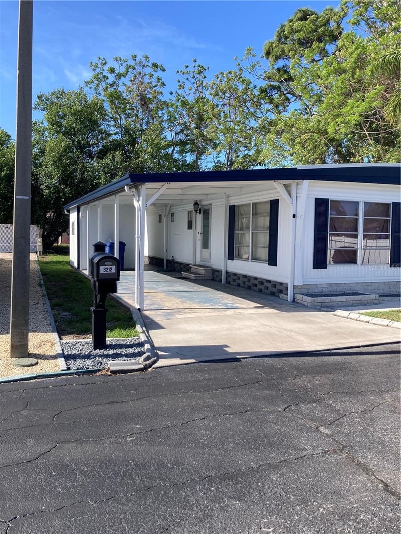 3212 Tiki Dr, Holiday, FL 34691