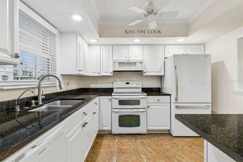 10387 Carrollwood Ln #303, Tampa, FL 33618