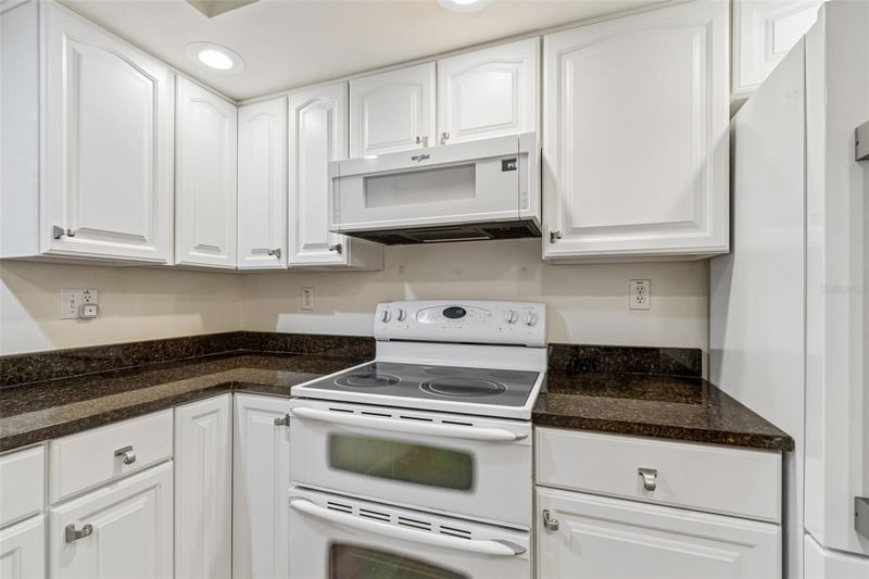 10387 Carrollwood Ln #303, Tampa, FL 33618
