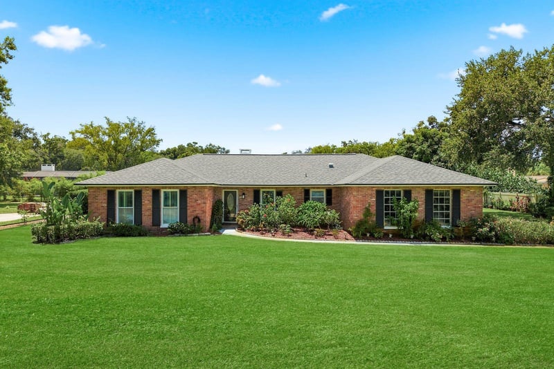 920 Lake Forest Rd, Clearwater, FL 33765