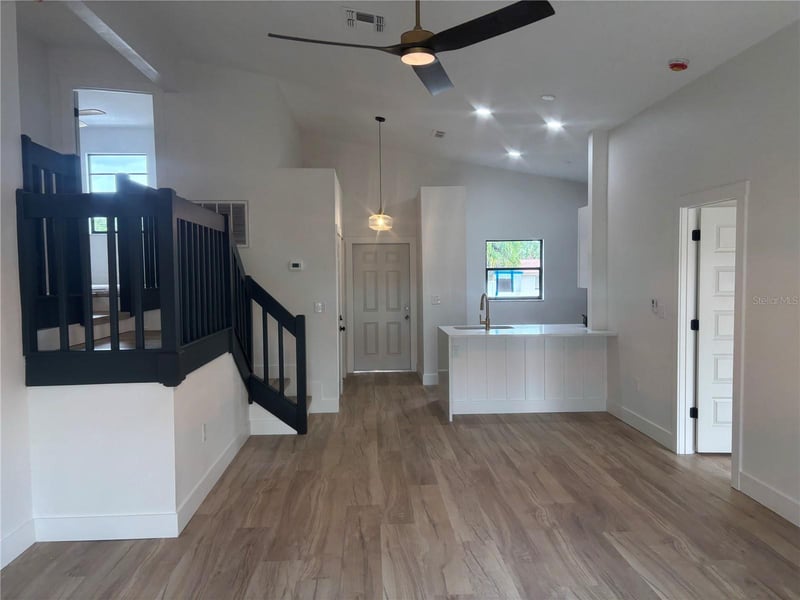 1107 Goshen Rd, Tarpon Springs, FL 34689