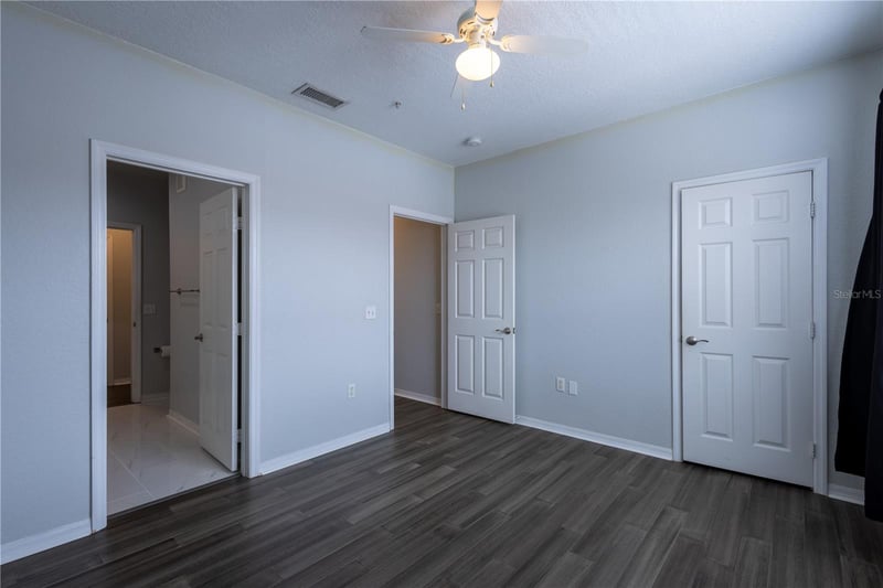 18001 Richmond Place Dr #427, Tampa, FL 33647