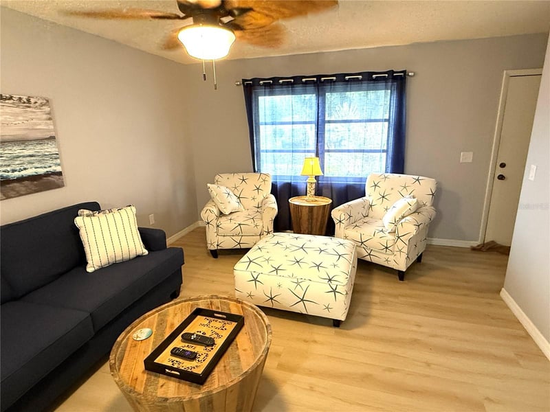 390 301 Blvd #1B, Bradenton, FL 34205