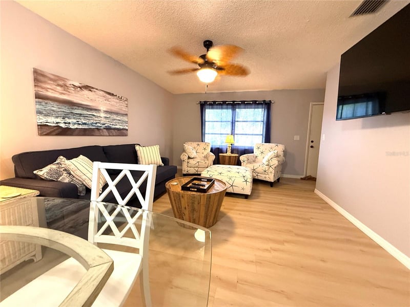 390 301 Blvd #1B, Bradenton, FL 34205