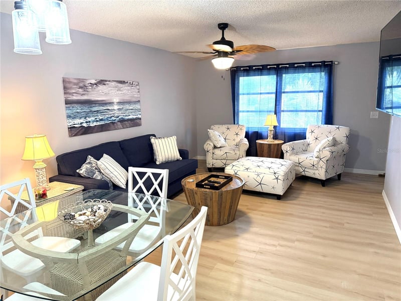 390 301 Blvd #1B, Bradenton, FL 34205