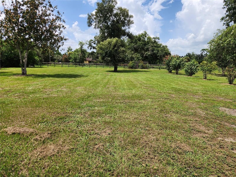 3903 Powerline Rd, Lithia, FL 33547