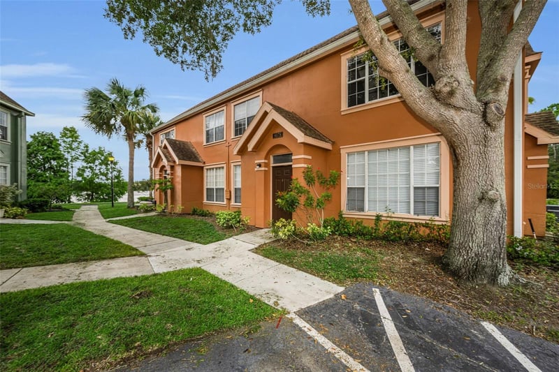 9078 Lake Chase Island Way #9078, Tampa, FL 33626