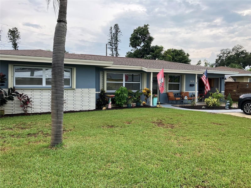 968 62nd Pl, St Petersburg, FL 33705