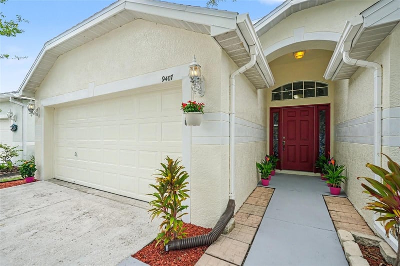 9407 Cypress Harbor Dr, Gibsonton, FL 33534