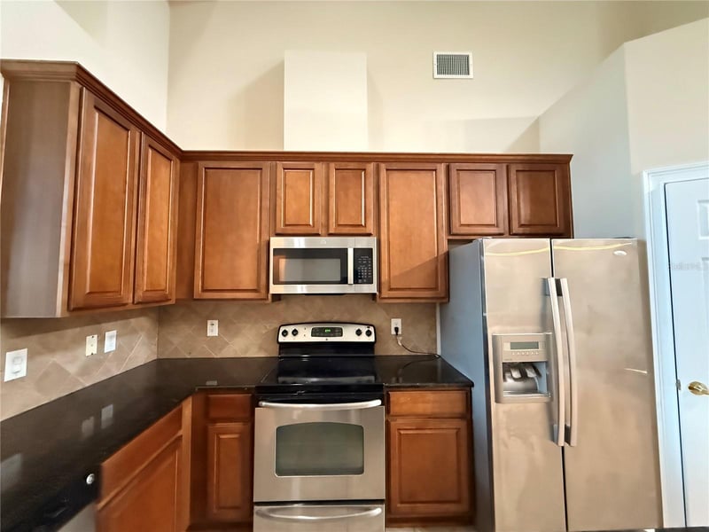 10856 Breaking Rocks Dr, Tampa, FL 33647