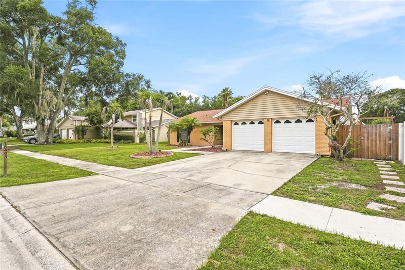 16403 Bonneville Dr, Tampa, FL 33624